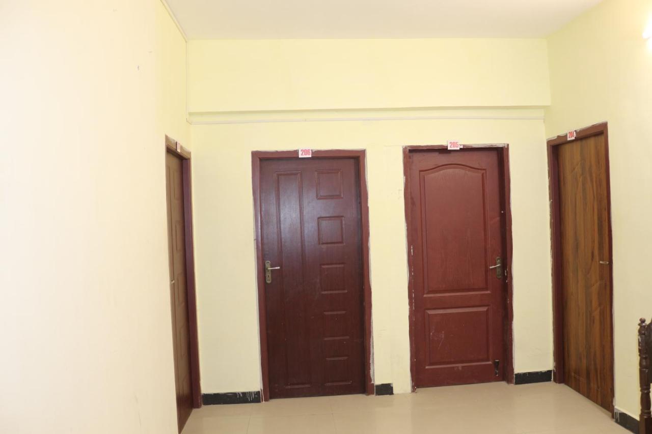 Shree Sairenu Near Maruthamalai And Bharathiyar Univ And On The Way To Near Isha Adiyogi Hotel Marudhamalai Exterior photo